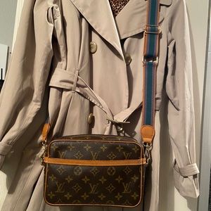Louis Vuitton Compeigne 23